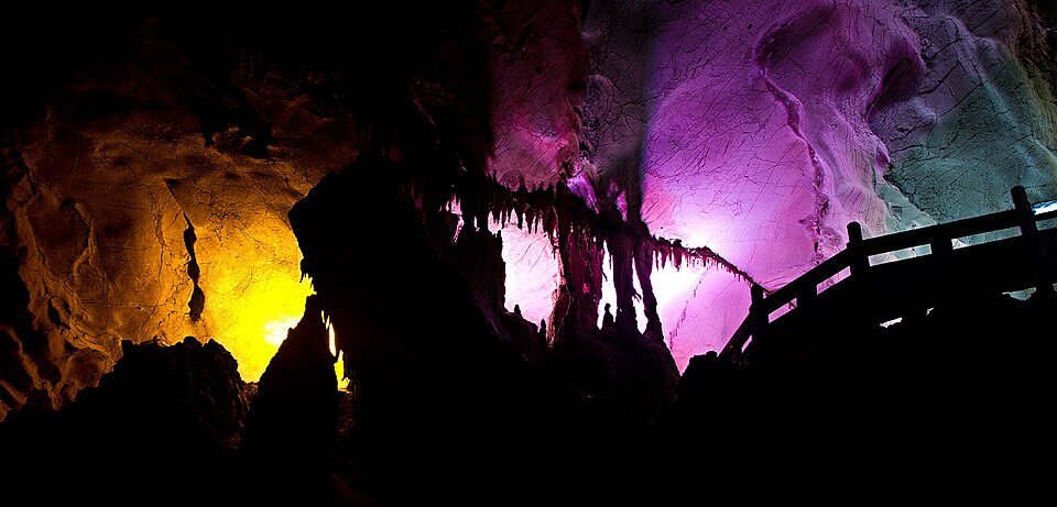 Huanglong Cave