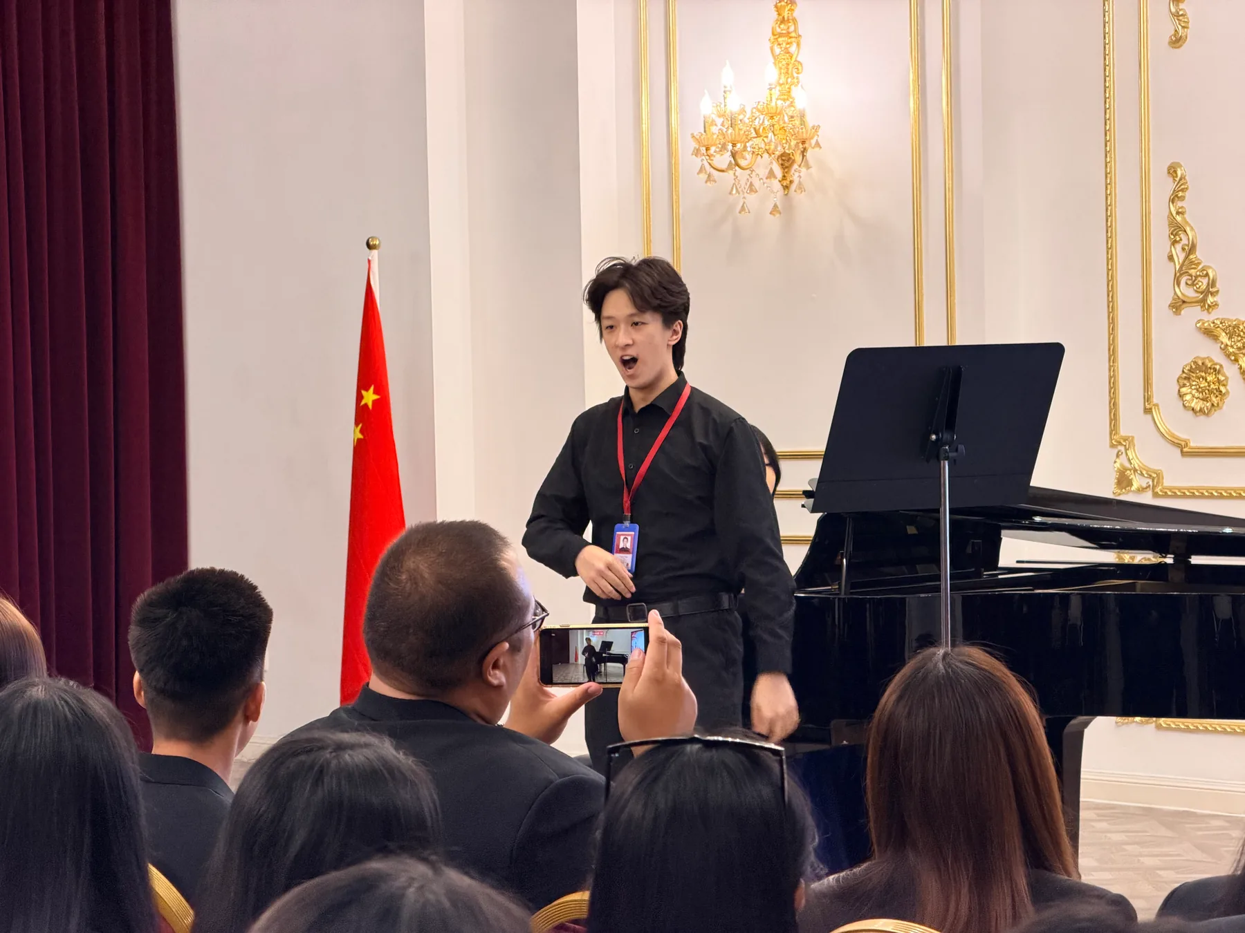 中泰院校交流活动中的舞台分享现场